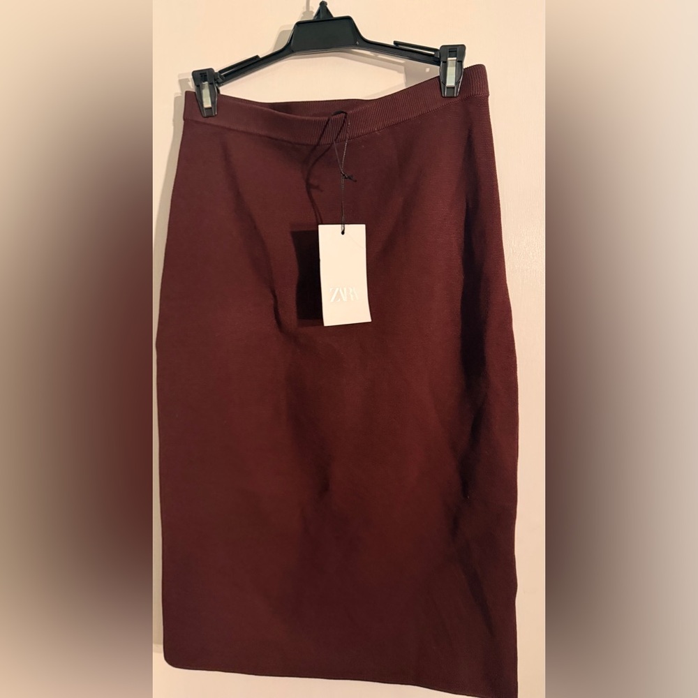 Zara knit Women's Burgundy midi Skirt
